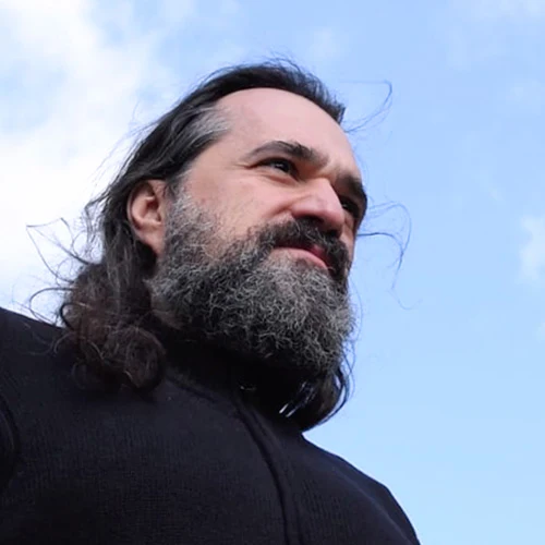 Carlos Molinero - Oscuridad Cercana - Film and Theatre Production Company